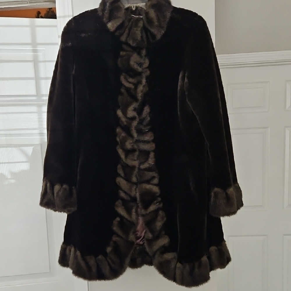 Jones New York Brown Teddy Jacket with Luxurious Fur Trim